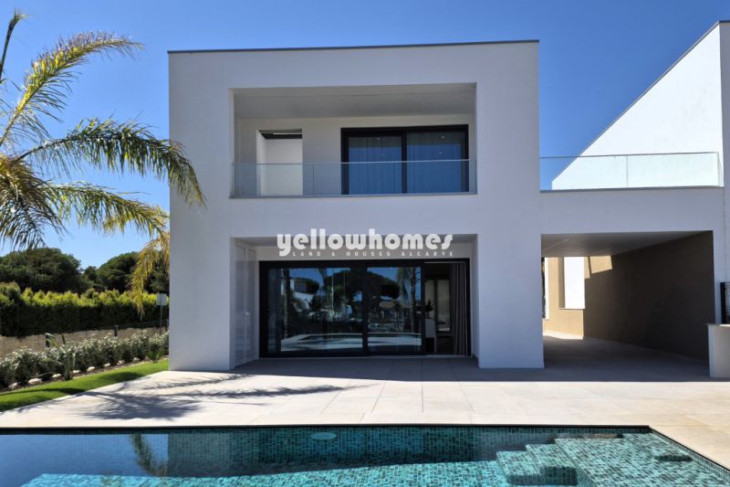 Contemporary 3-Bedroom Villas with Private Pool near Vilamoura